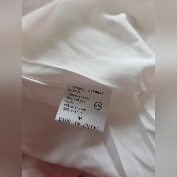 Floral Off-Shoulder Ruffle Romper M - Picture 5 of 6